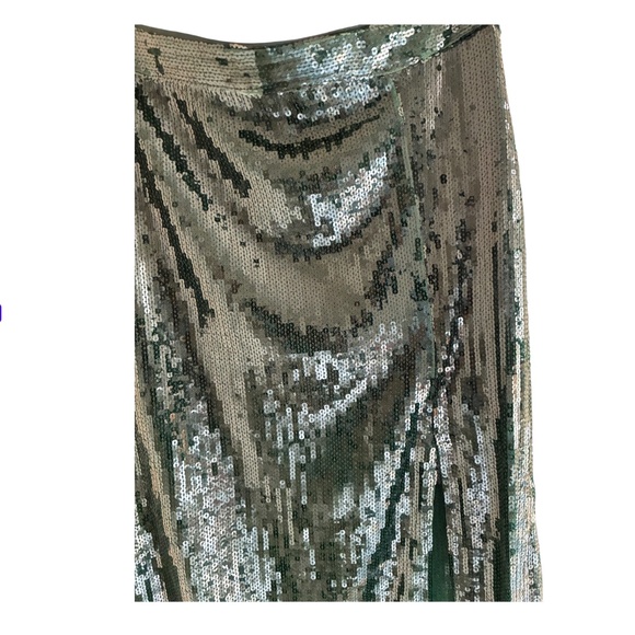 H&M Sequin Skirt Evergreen - Picture 2 of 3